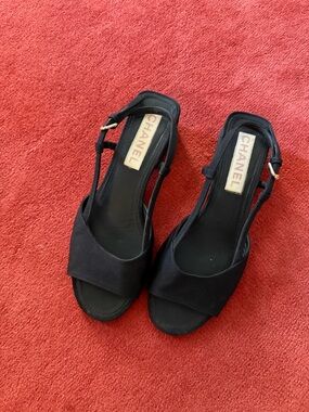 CHANEL Black Slingback Open-Toe Sandals with Gold Buckles